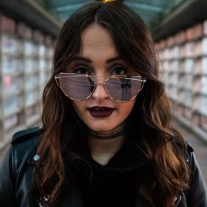 Meet your Posher, Simone